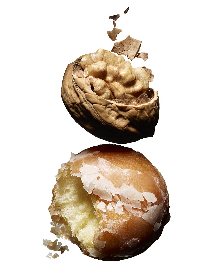 DONUT AND WALNUT