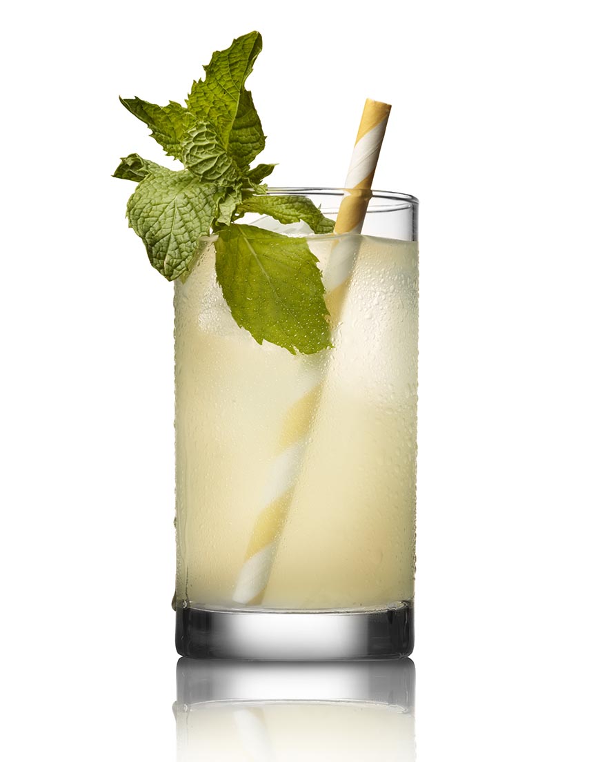 LEVI_BROWN_DRINK_01_WHITE
